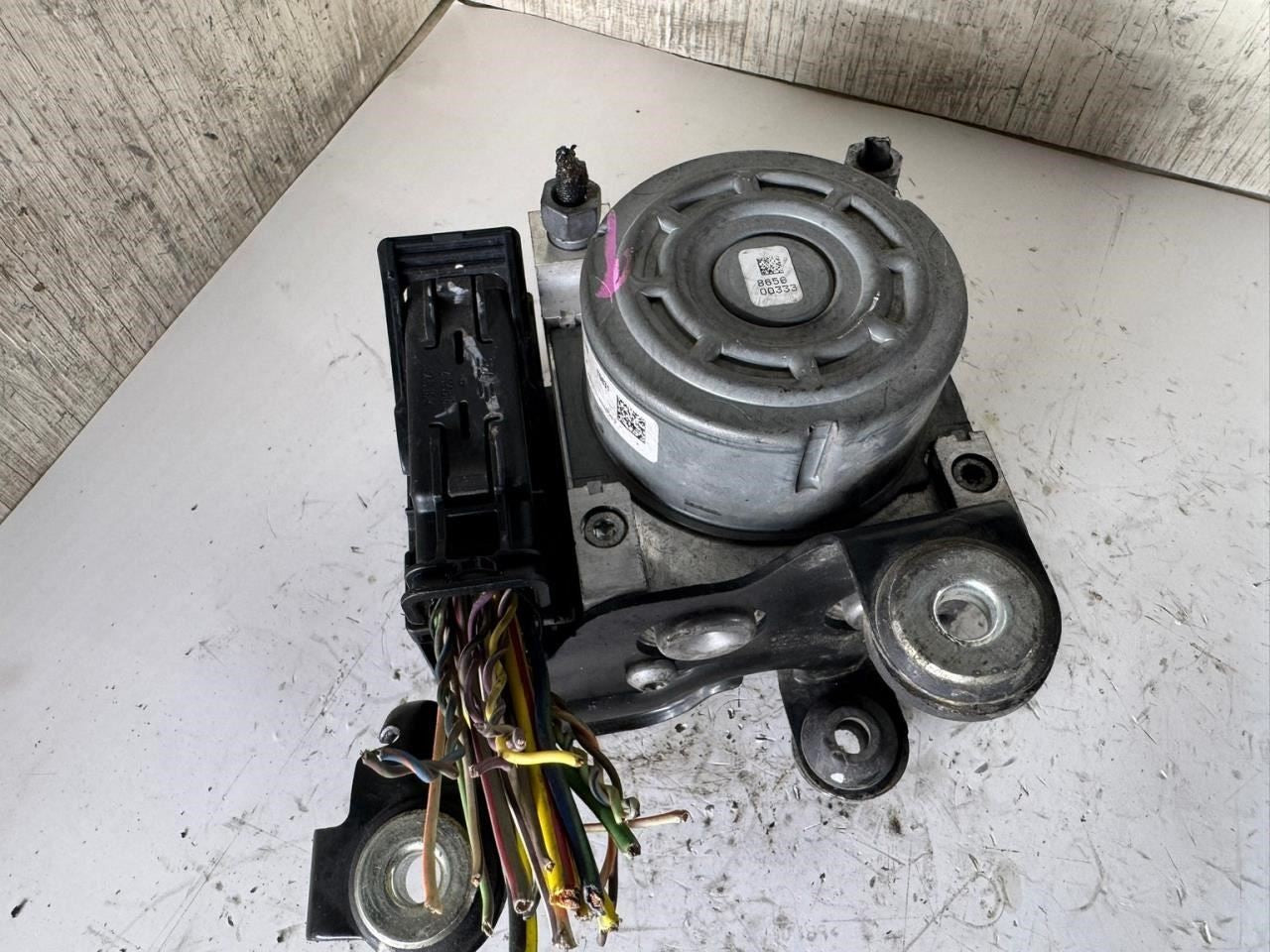 2013 FUSION ABS Pump Anti Lock Brake Module - DG9C-2C405-FB