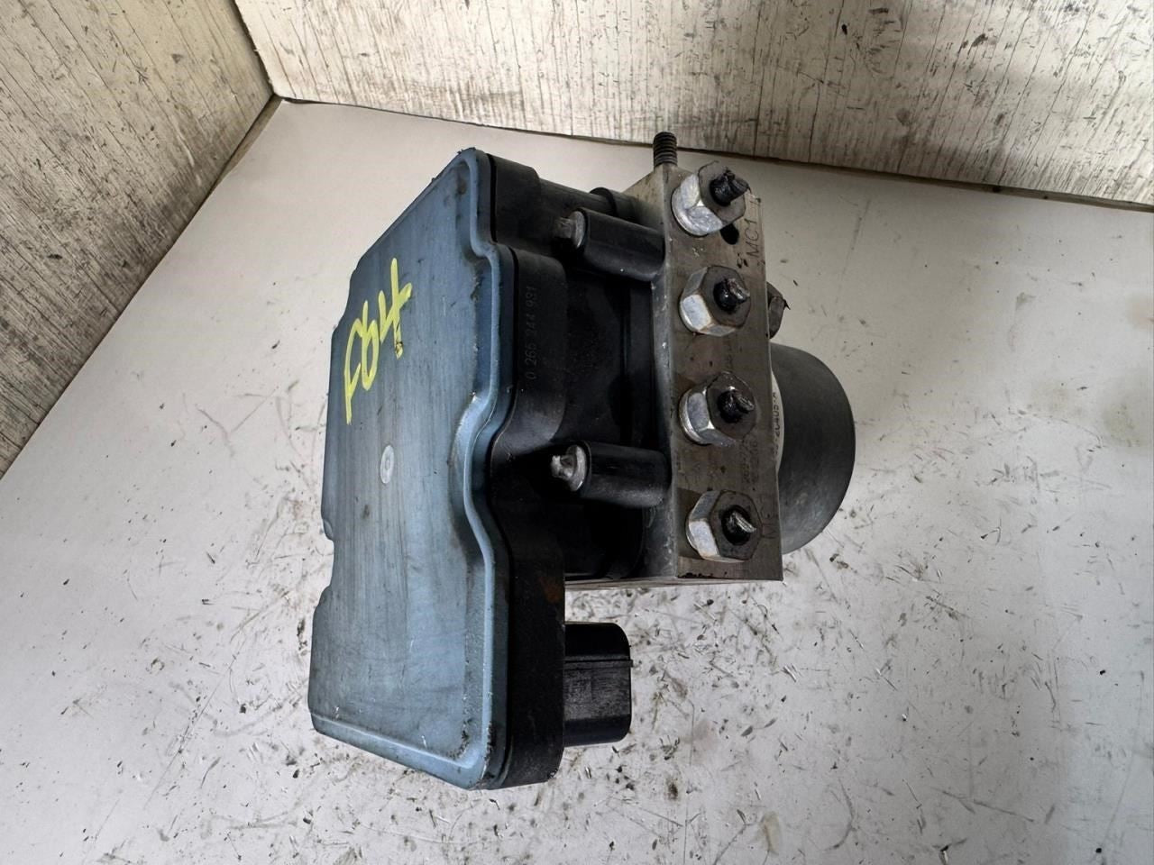 17-18 FORD F250 ABS Pump Anti Lock Brake Module - HC3C-2C405-A