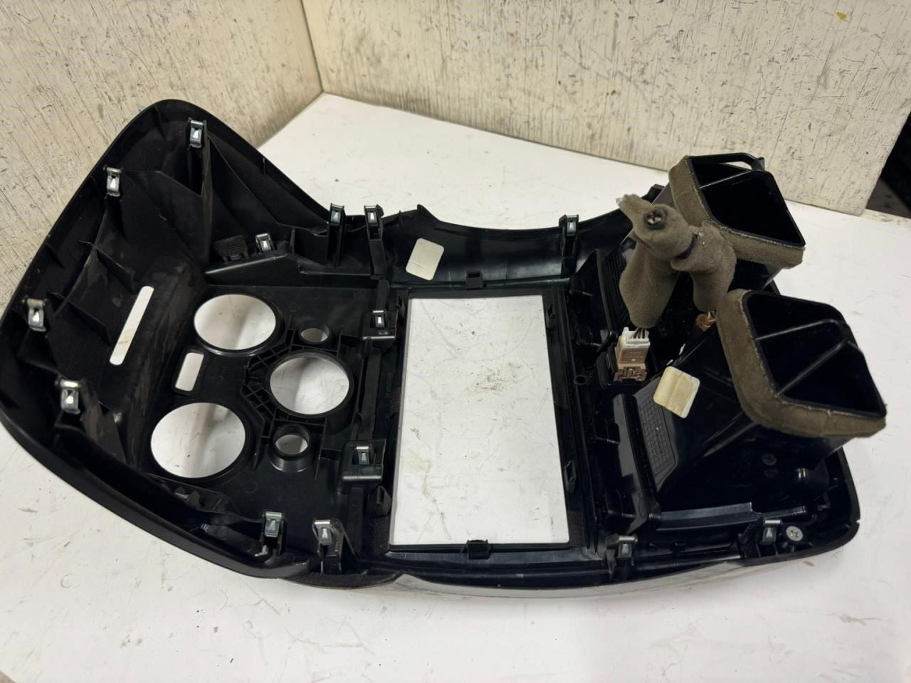 13-19 VERSA Radio Climate Center Dash Bezel Trim Right Air Vent