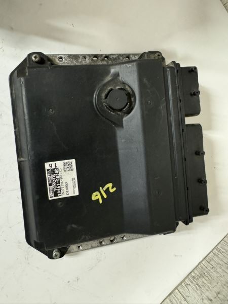 11 SIENNA Engine Control Module Computer ECU ECM PCM - 89661-08300