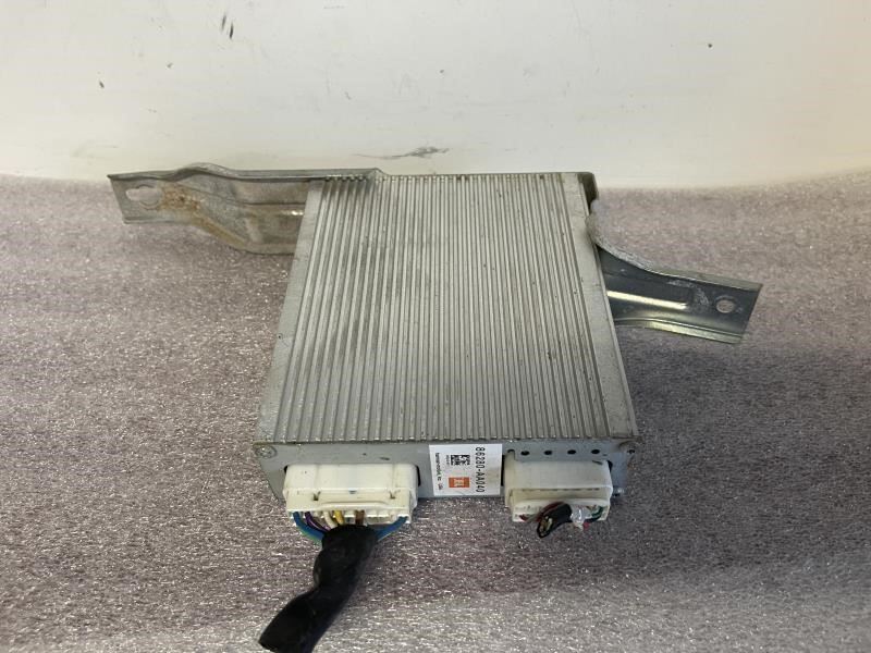 00-01 CAMRY JBL AMPLIFIER - 86280-AA040