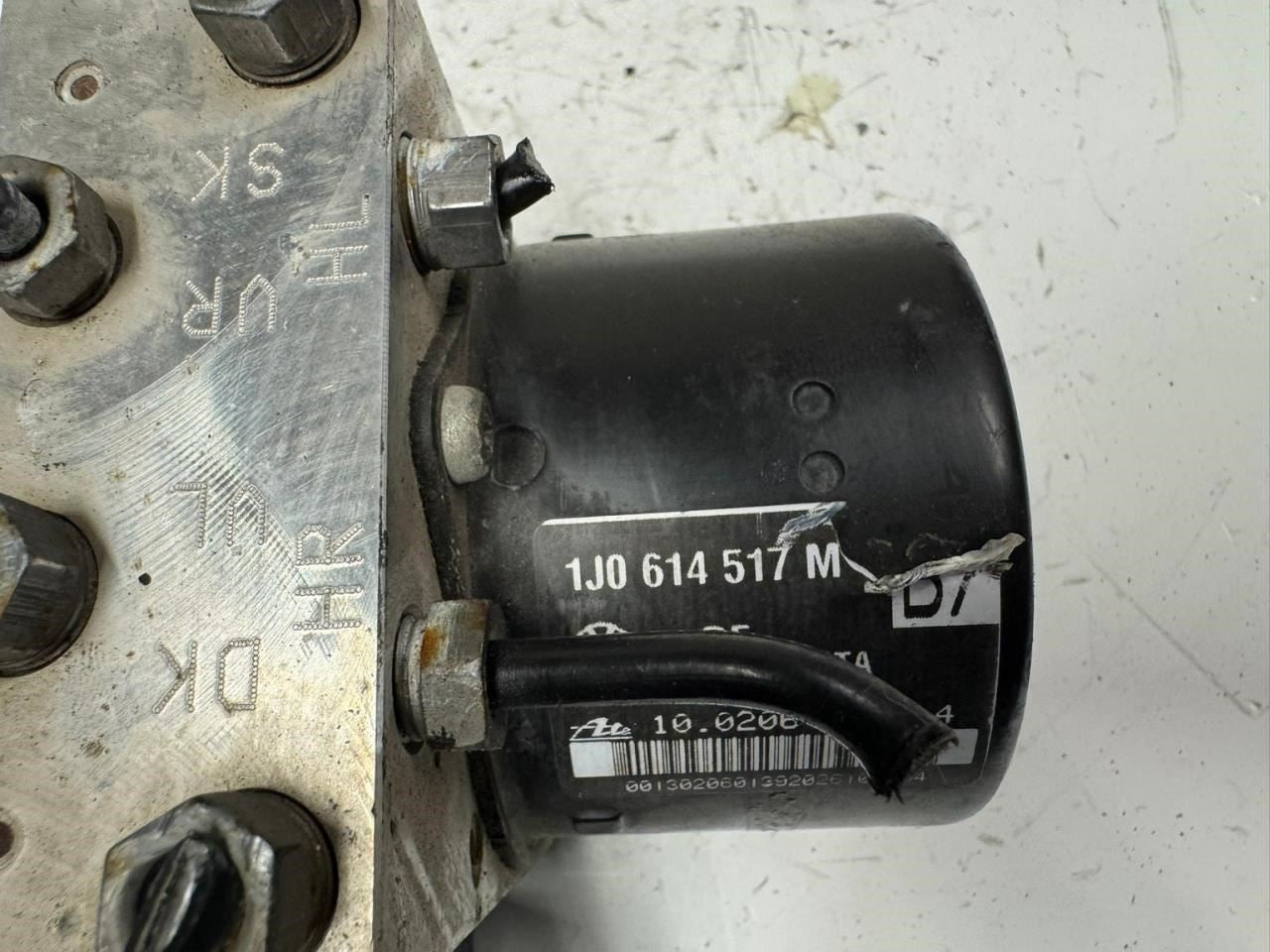 06-10 BEETLE ABS Pump Anti Lock Brake Module - 1J0 614 517 M