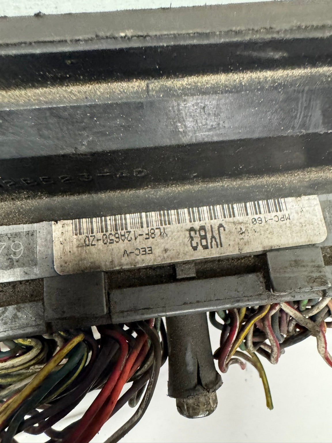 01 ESCAPE Engine Control Module Computer ECU ECM PCM - YL8F-12A650-ZD
