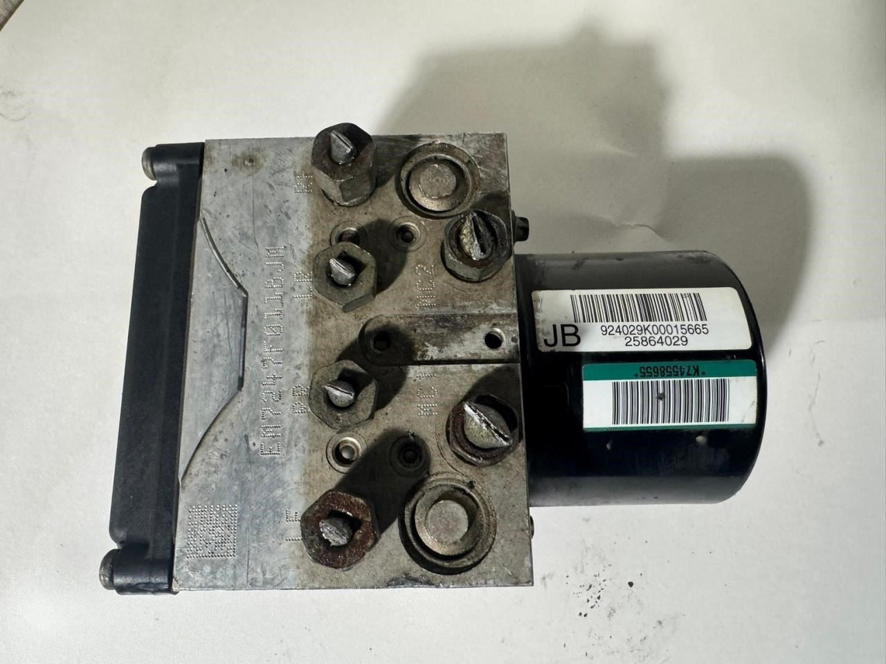 2010 LUCERNE ABS Pump Anti Lock Brake Module - 25864046