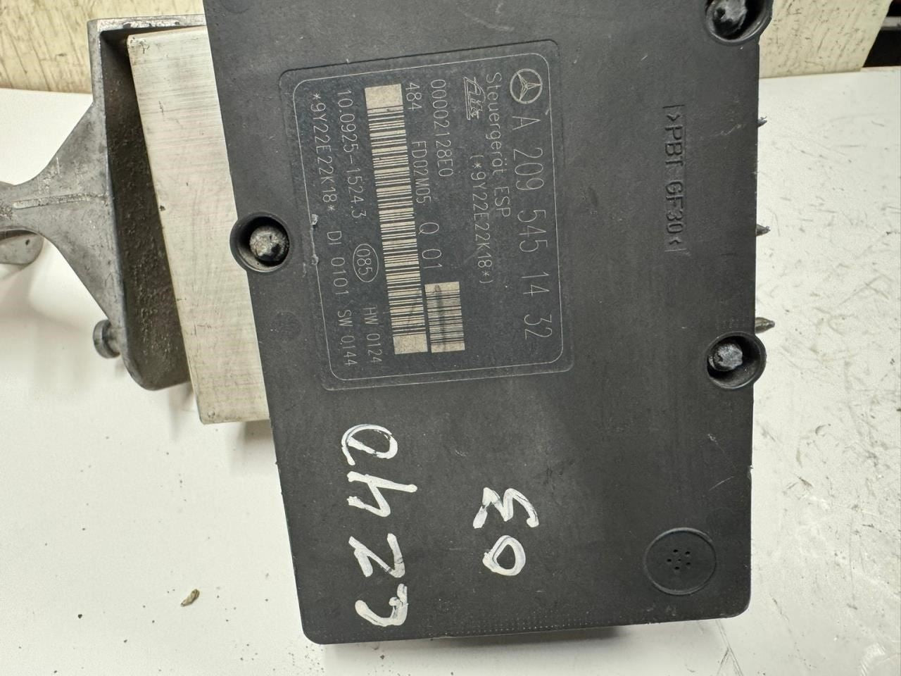 03-05 MERCEDES C240 ABS Pump Anti Lock Brake Module - A 209 545 14 32