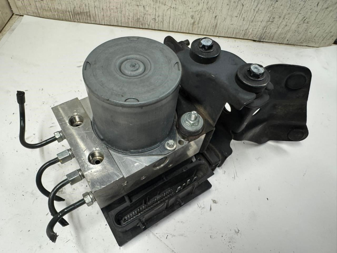 14-15 INFINITI Q60 ABS Pump Anti Lock Brake Module - 47660 3LZ0A