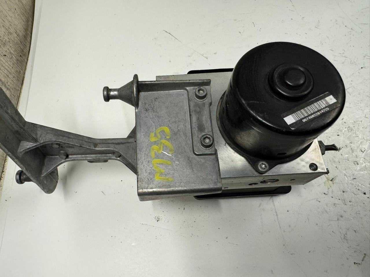 03-05 MERCEDES C240 ABS Pump Anti Lock Brake Module - A 209 545 14 32