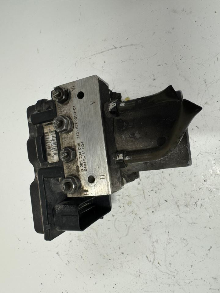 05 BMW X3 ABS Pump Anti Lock Brake Module - 6762059-01